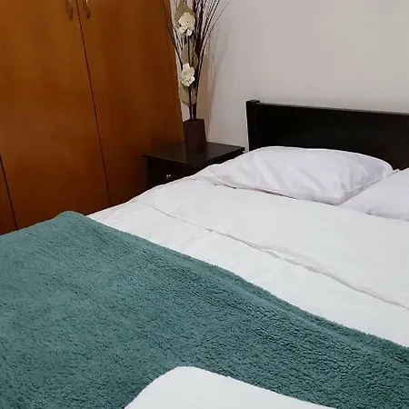 Sz