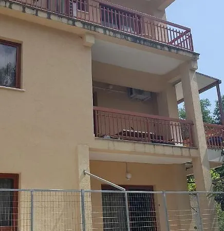 Sz Apartman *